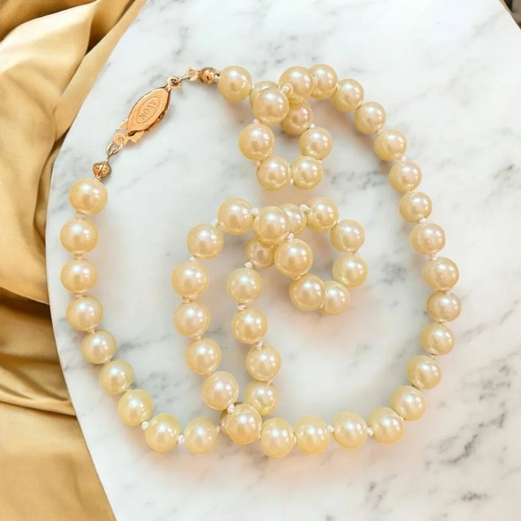 Avon | Faux Cream Pearl Necklace (18”) - Picture 3 of 6